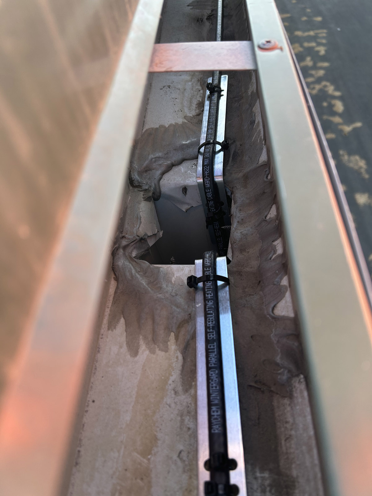 Commercial heat tape in a gutter in Flagstaff Arizona